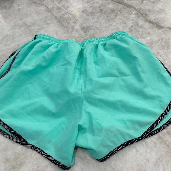 EUC Nike Women's Teal Running Athletic Shorts Size L - Picture 5 of 6